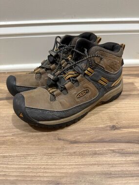 KEEN Men's Brown Waterproof Hiking Shoes